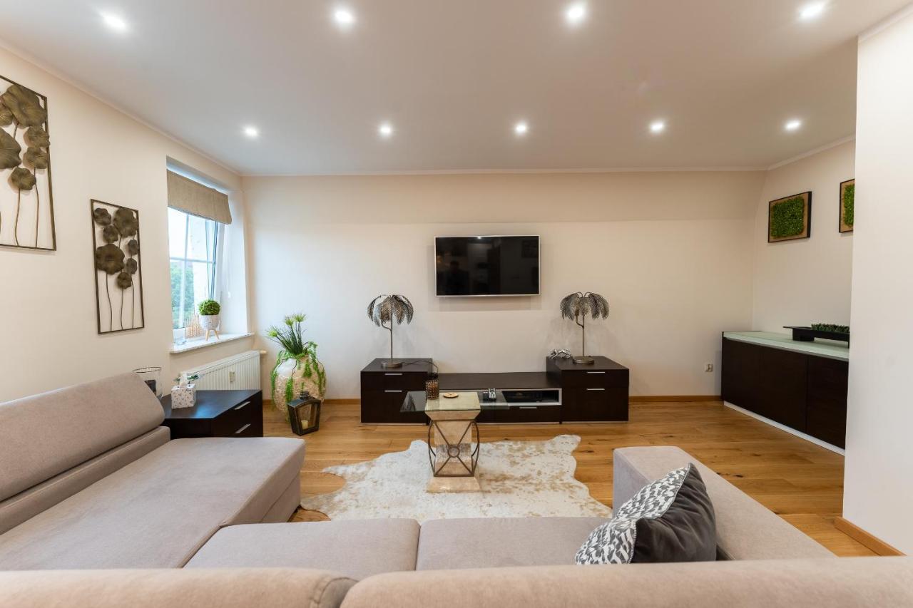 Apartament Zloty Jelonek - 4 Osobowy Na Placu Ratuszowym - Space Apart Єленя-Ґура Екстер'єр фото